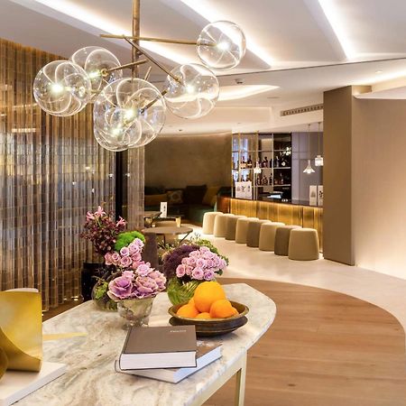 Hotel Barcelo Emperatriz Madrid Esterno foto The interior of the lounge