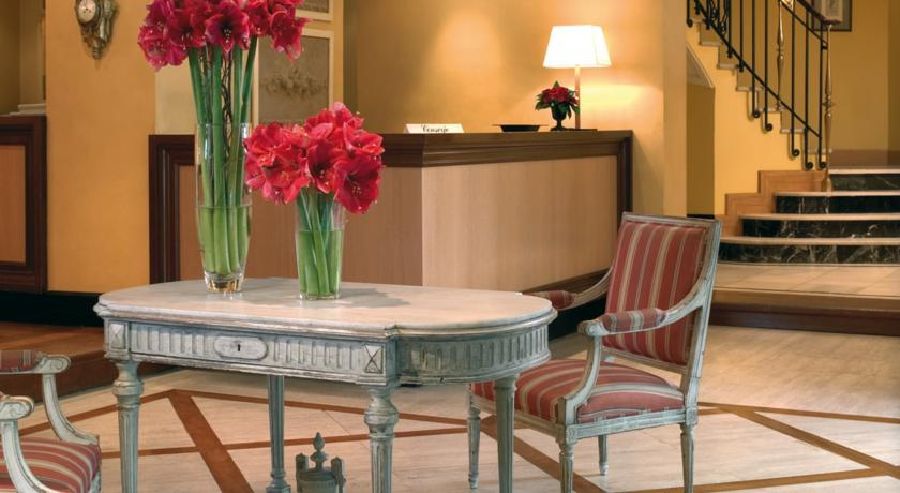 Hotel Barcelo Emperatriz Madrid Interno foto The lobby of the Four Seasons Hotel