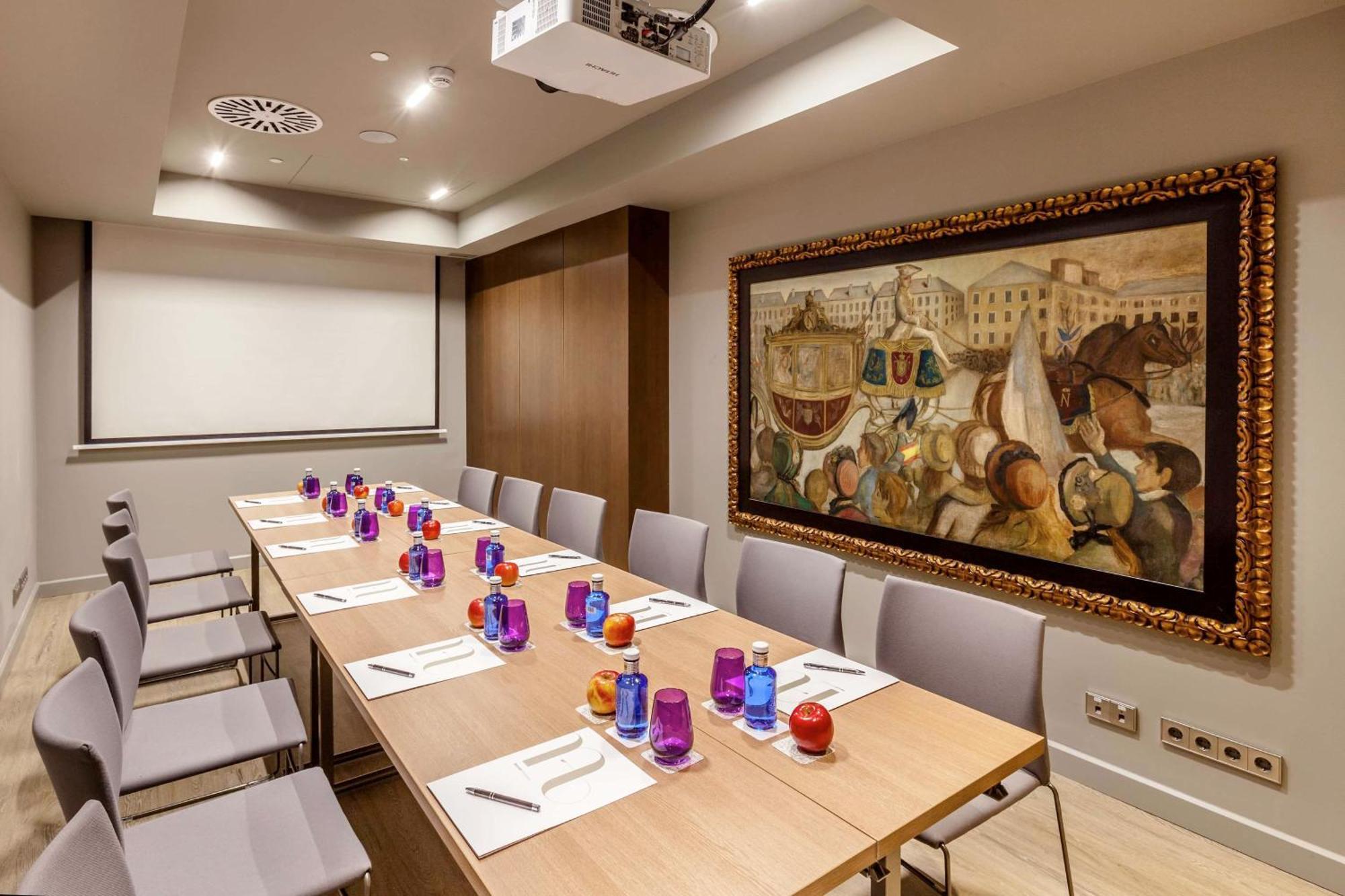 Hotel Barcelo Emperatriz Madrid Esterno foto Meeting room