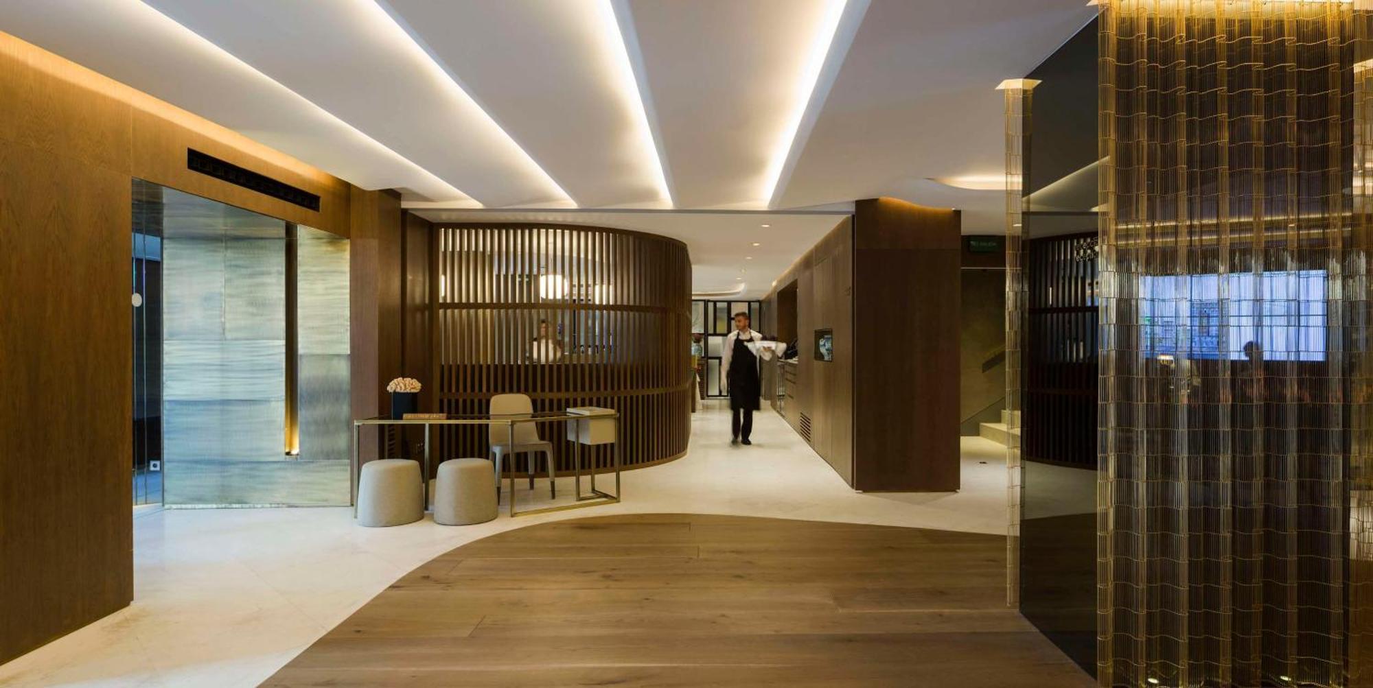 Hotel Barcelo Emperatriz Madrid Esterno foto The interior of the lounge