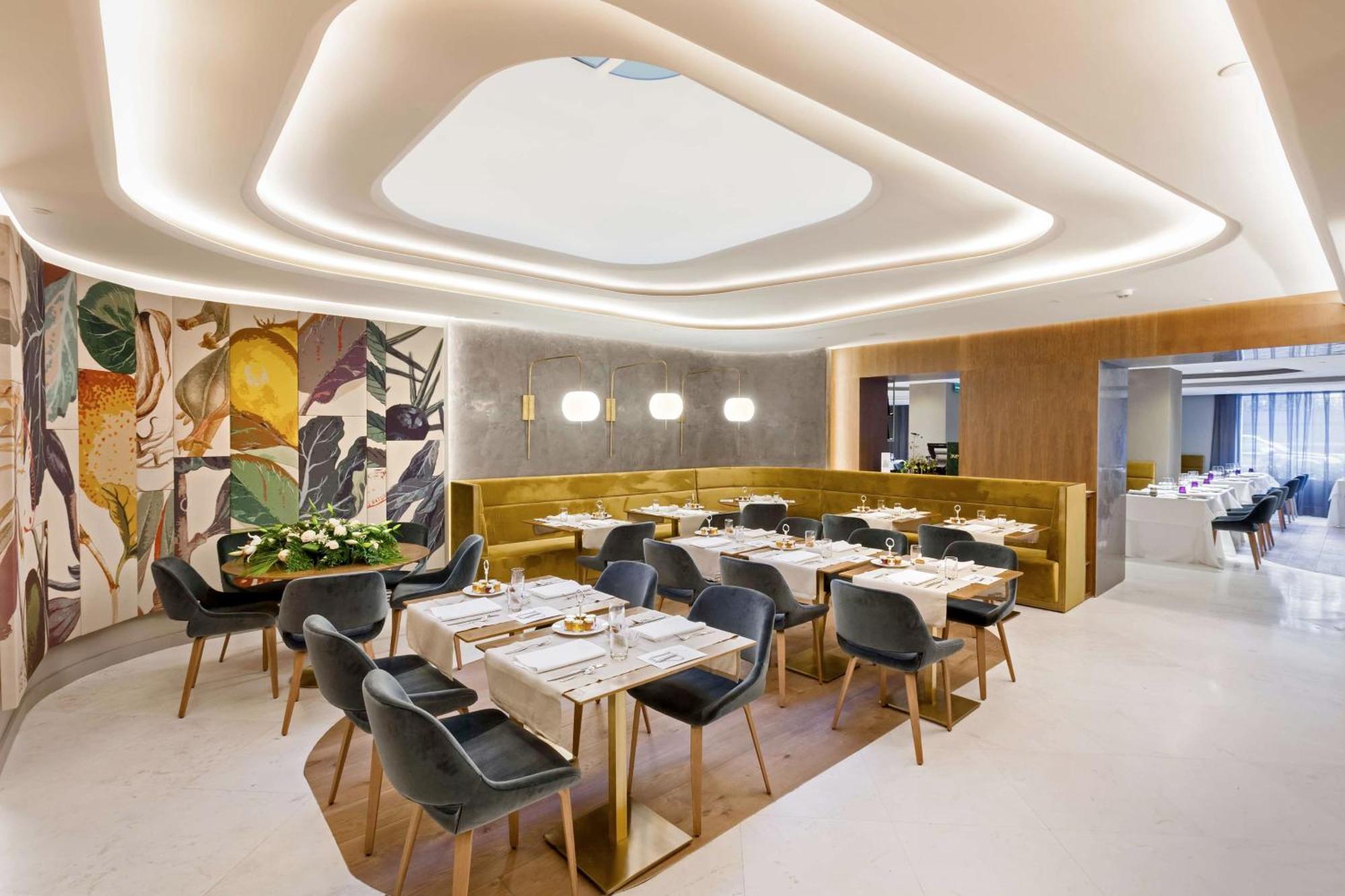 Hotel Barcelo Emperatriz Madrid Esterno foto Restaurant