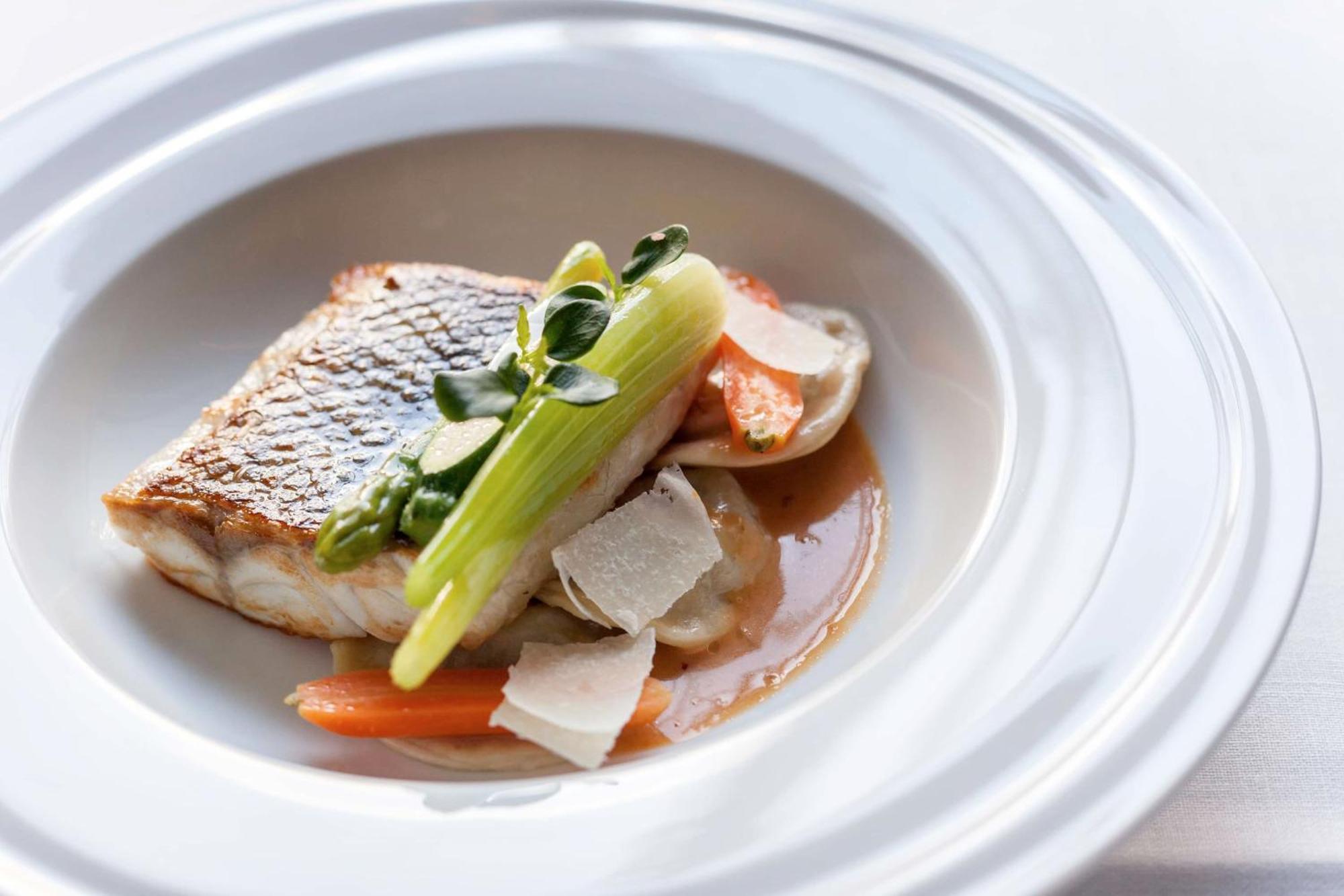 Hotel Barcelo Emperatriz Madrid Esterno foto A prepared turbot
