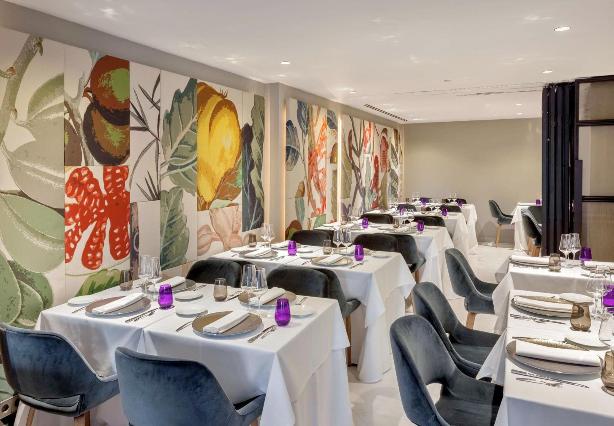 Hotel Barcelo Emperatriz Madrid Esterno foto The interior of the restaurant