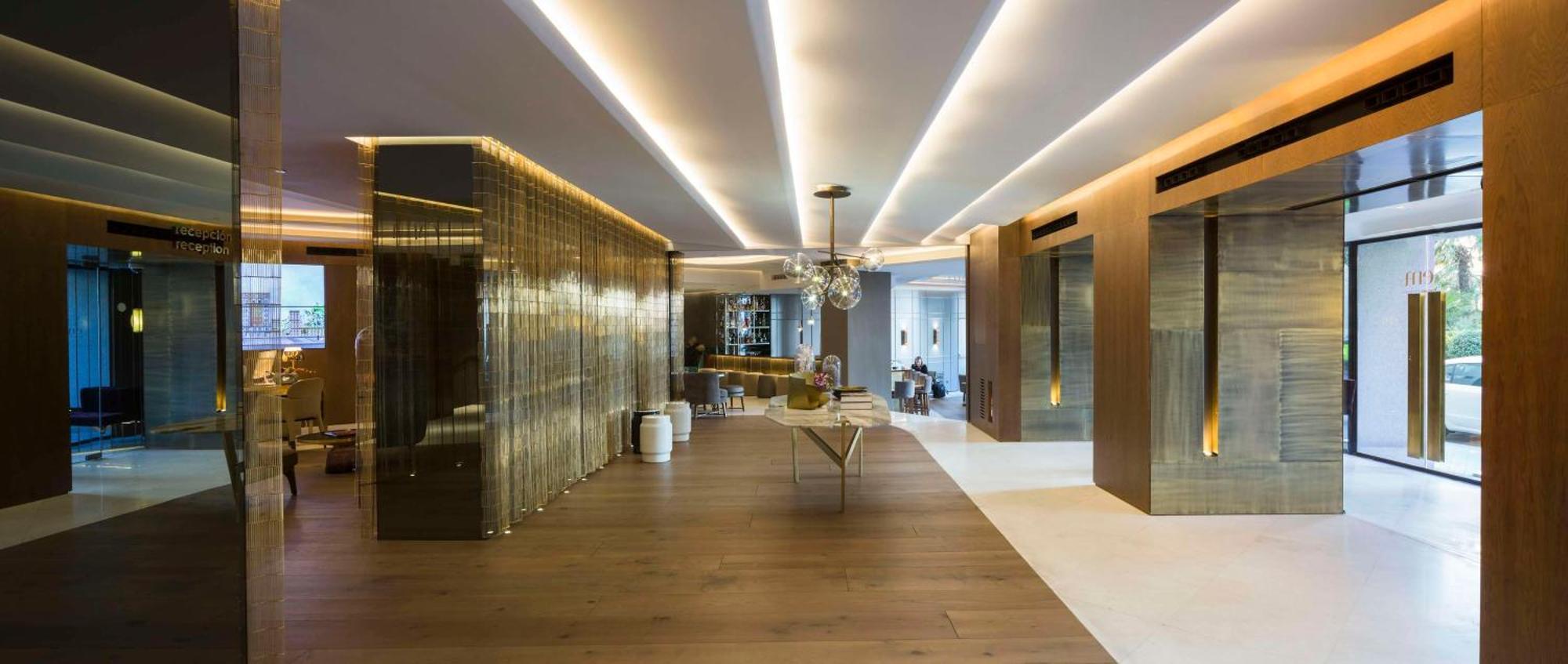 Hotel Barcelo Emperatriz Madrid Esterno foto The interior of the hotel