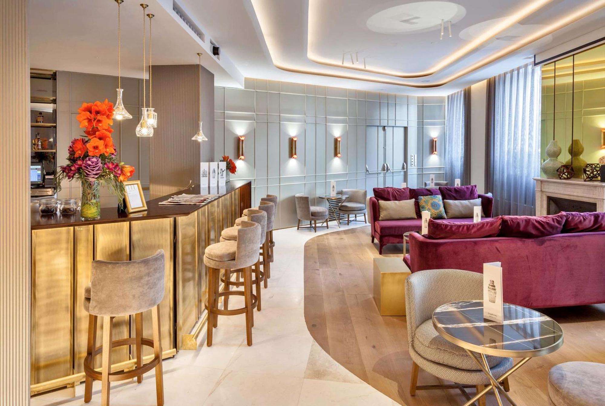Hotel Barcelo Emperatriz Madrid Esterno foto The Lounge at London Heathrow Airport