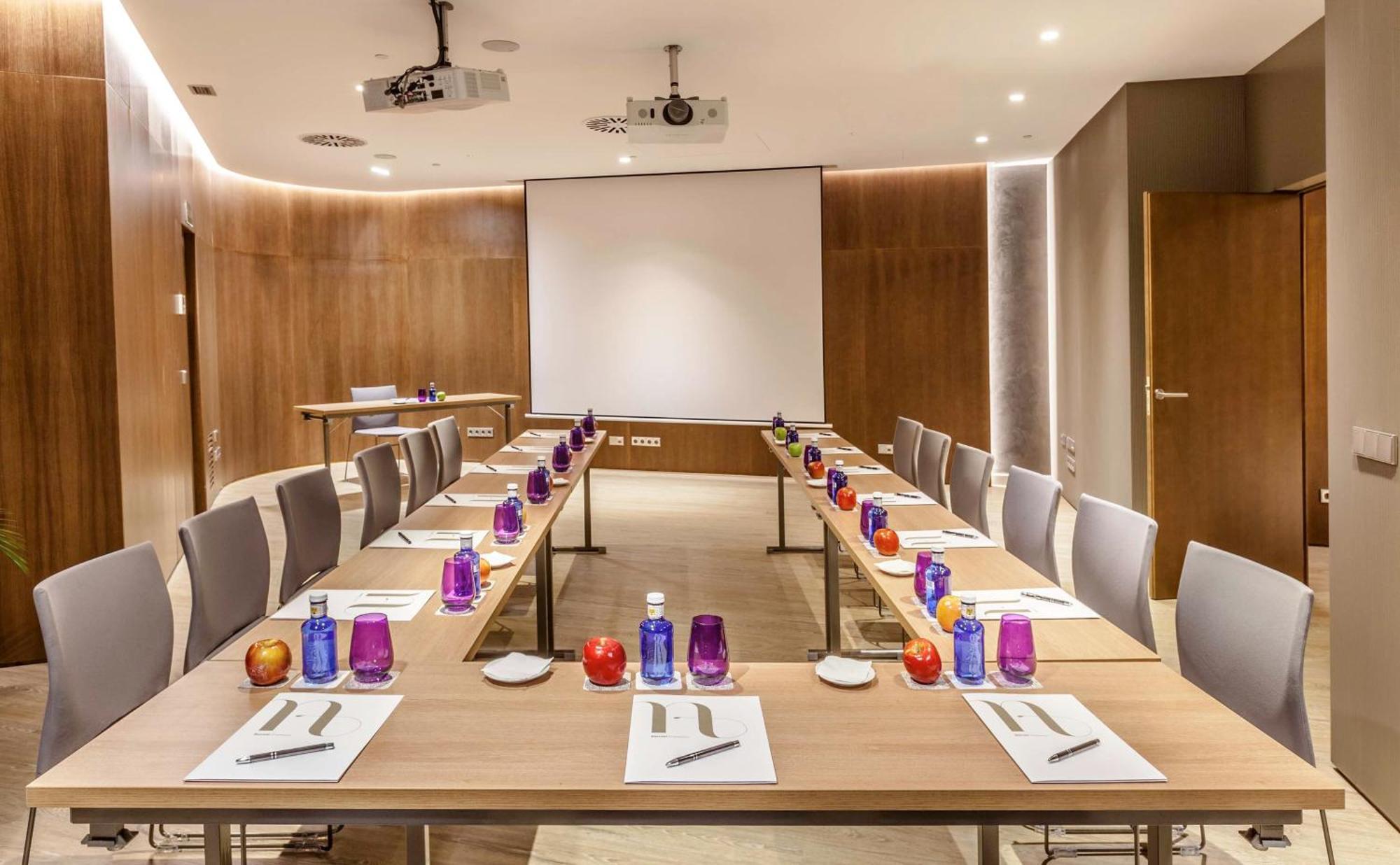 Hotel Barcelo Emperatriz Madrid Esterno foto Meeting room